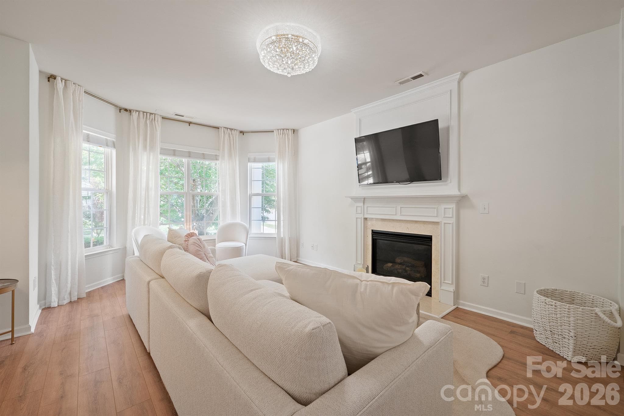 Single Family Residence at 17916 Caldwell Track Drive, Cornelius, photo 6 of 37
