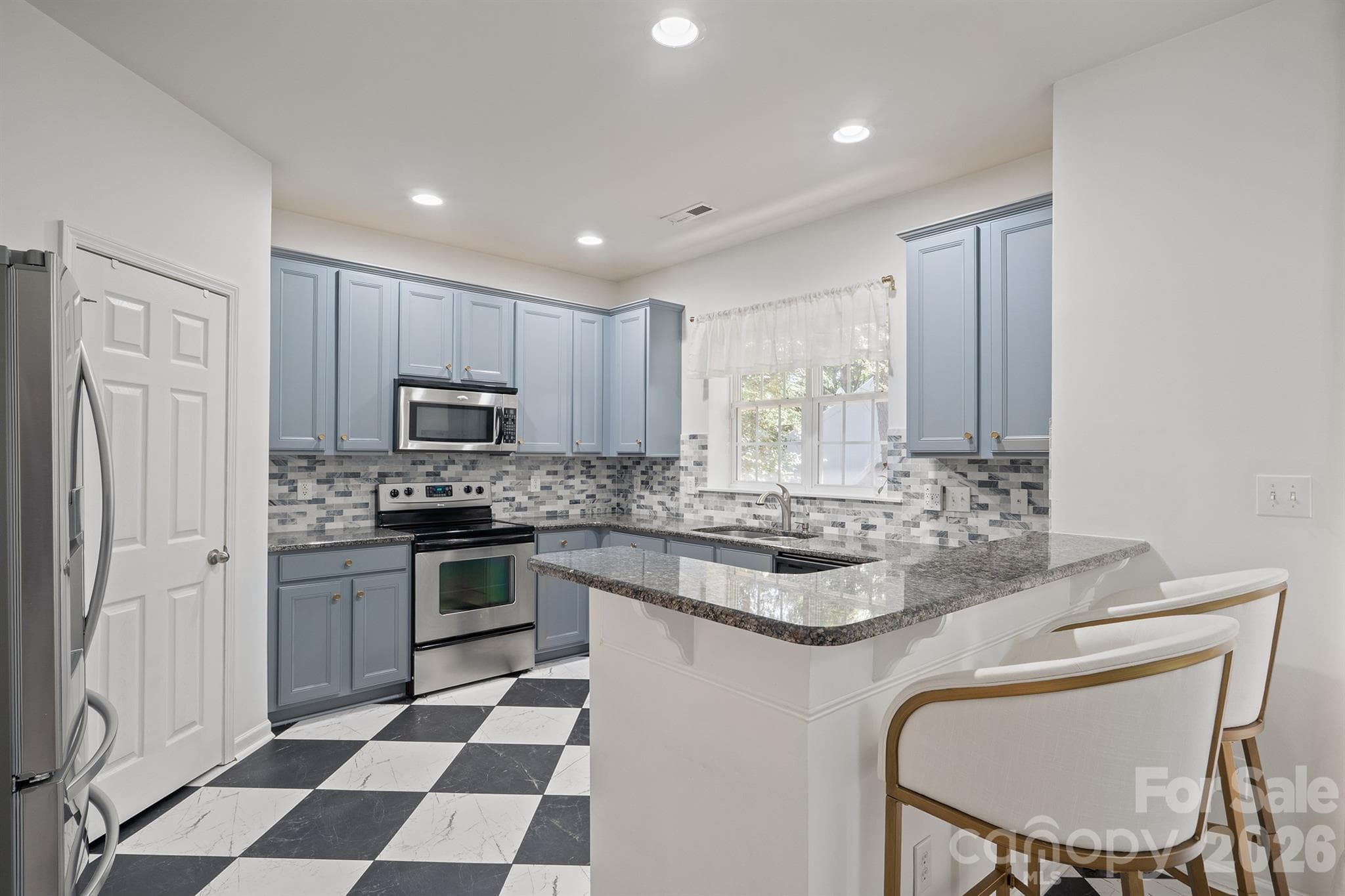 Single Family Residence at 17916 Caldwell Track Drive, Cornelius, photo 12 of 37