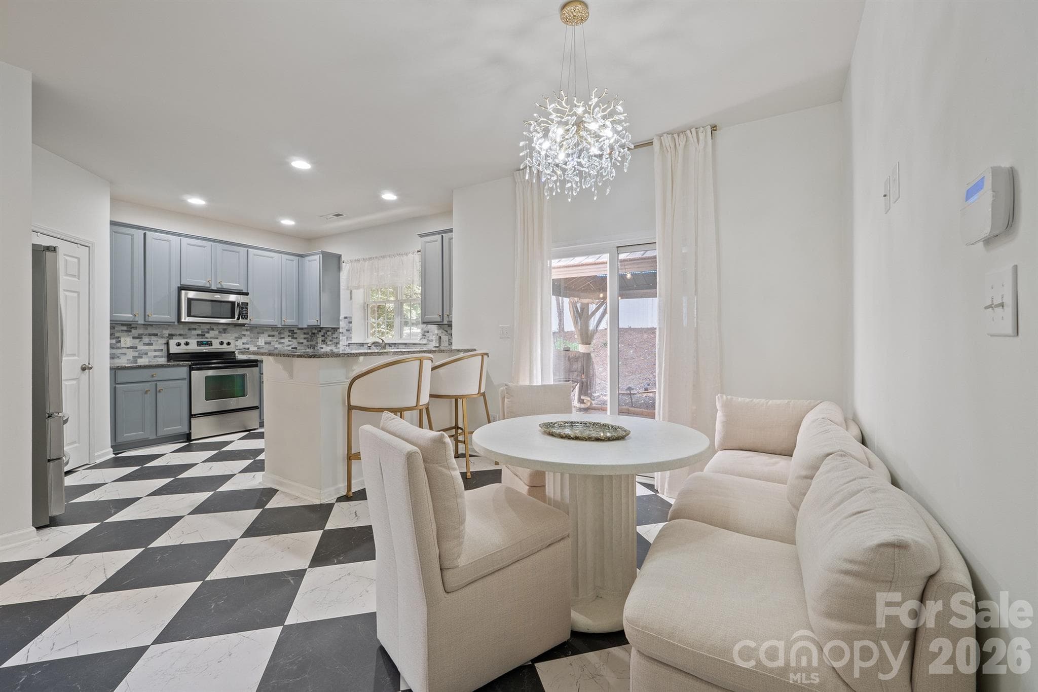 Breakfast area - 17916 Caldwell Track Drive, Cornelius