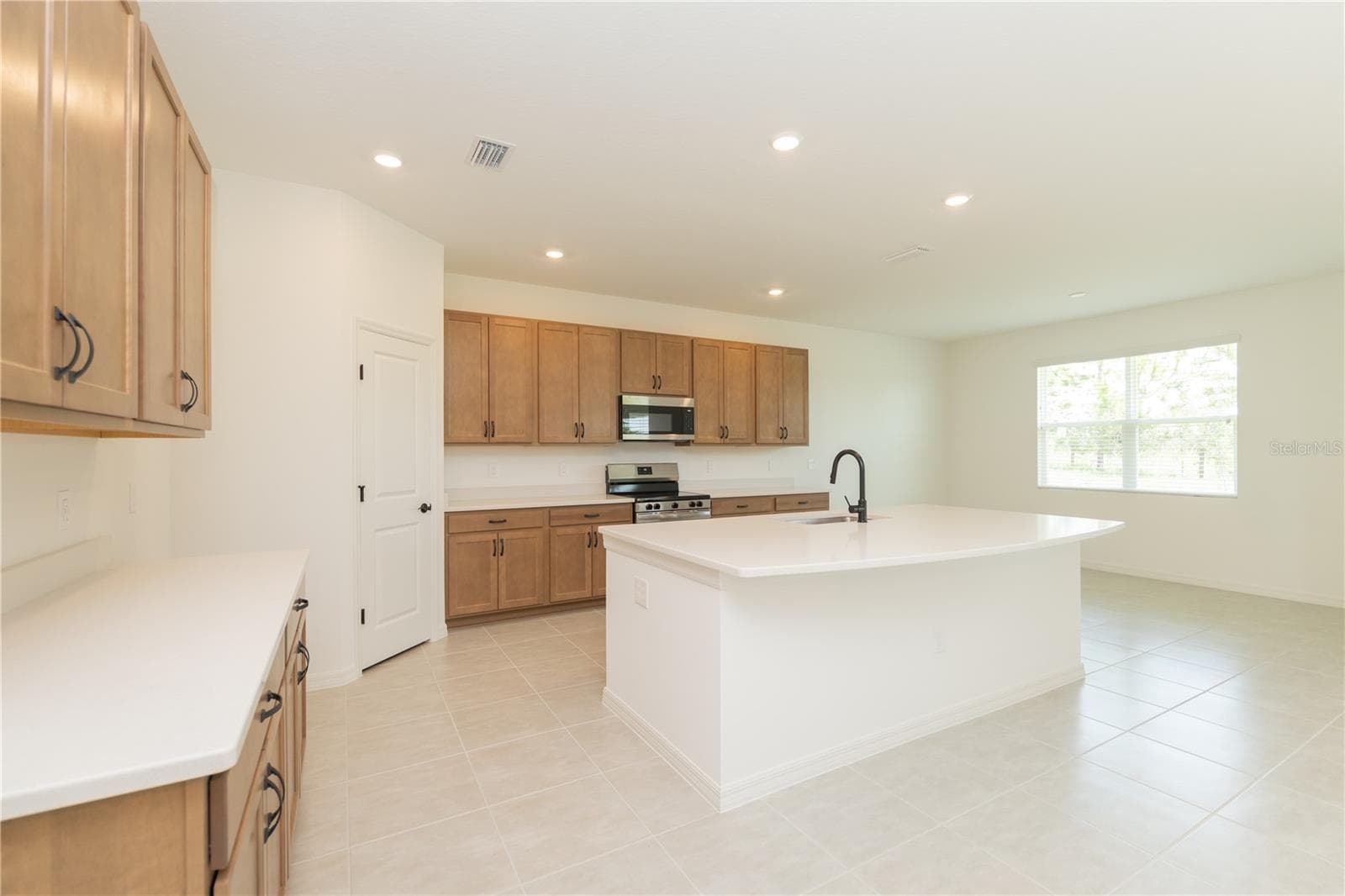 Single Family Residence at 3108 EVELYN LN, BARTOW, photo 5 of 31