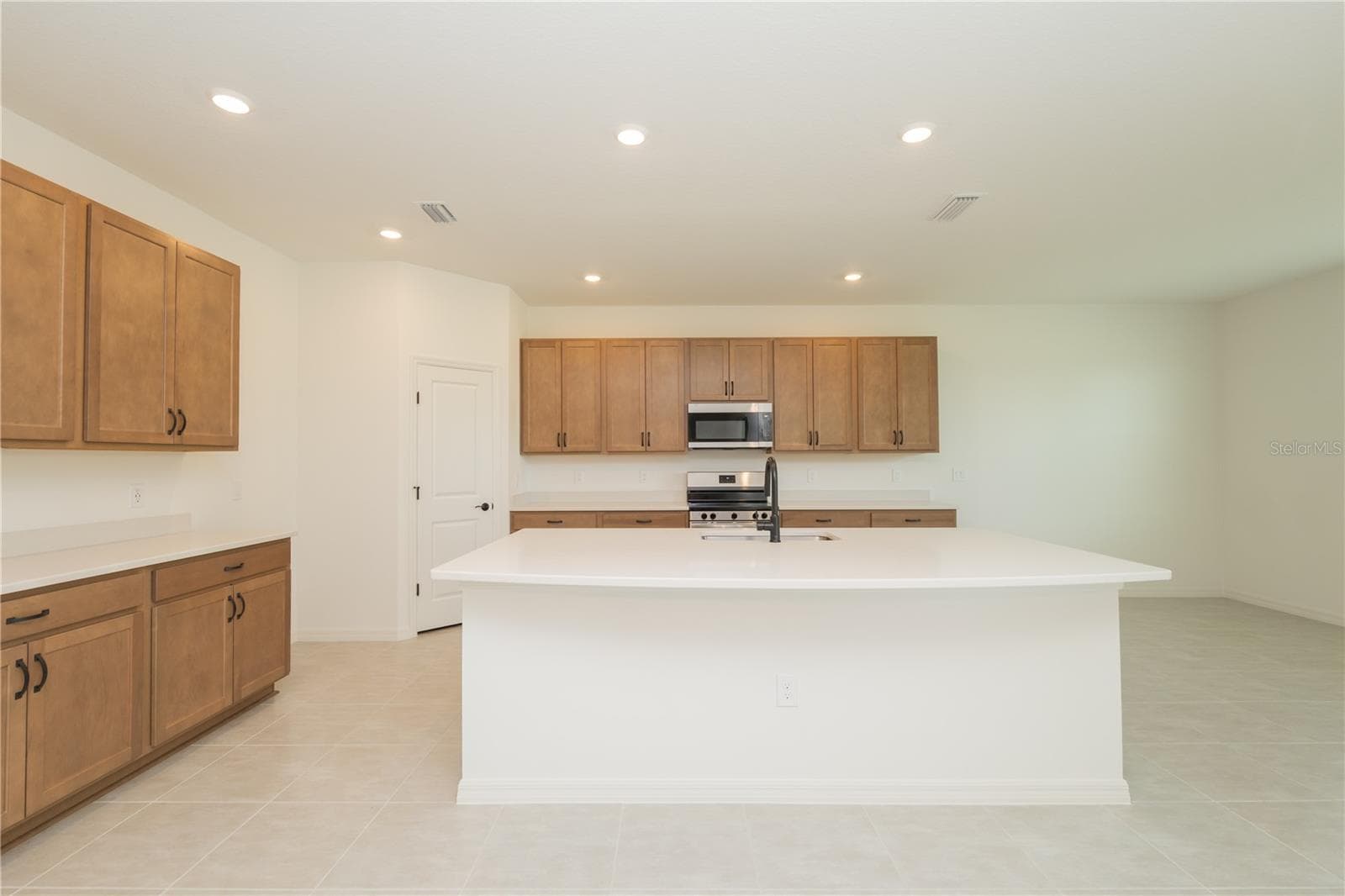Single Family Residence at 3108 EVELYN LN, BARTOW, photo 6 of 31