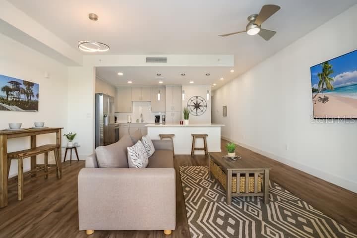 Condominium at 1703 N TAMIAMI TRL #210, SARASOTA, photo 16 of 41