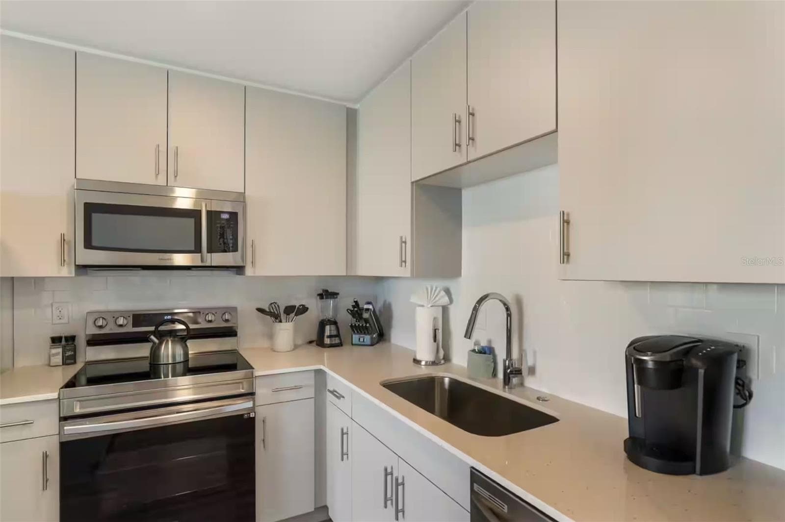 Condominium at 1703 N TAMIAMI TRL #210, SARASOTA, photo 14 of 41