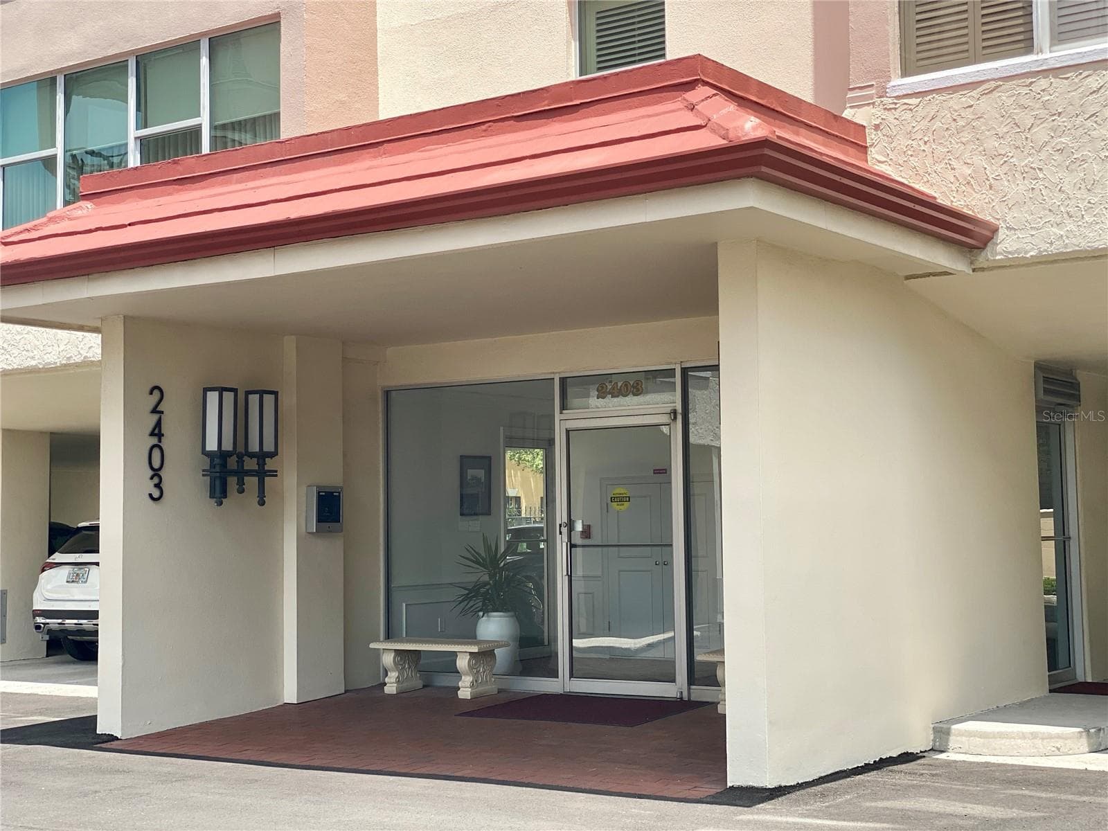 Front entrance - 2403 S ARDSON PL #402B, TAMPA