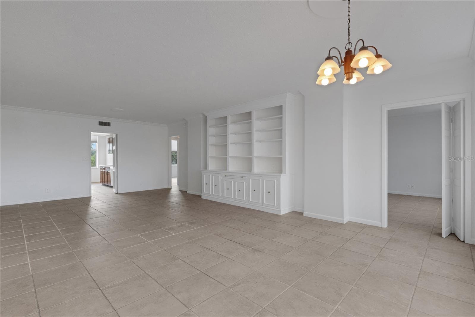 Living room and dining room - 2403 S ARDSON PL #402B, TAMPA