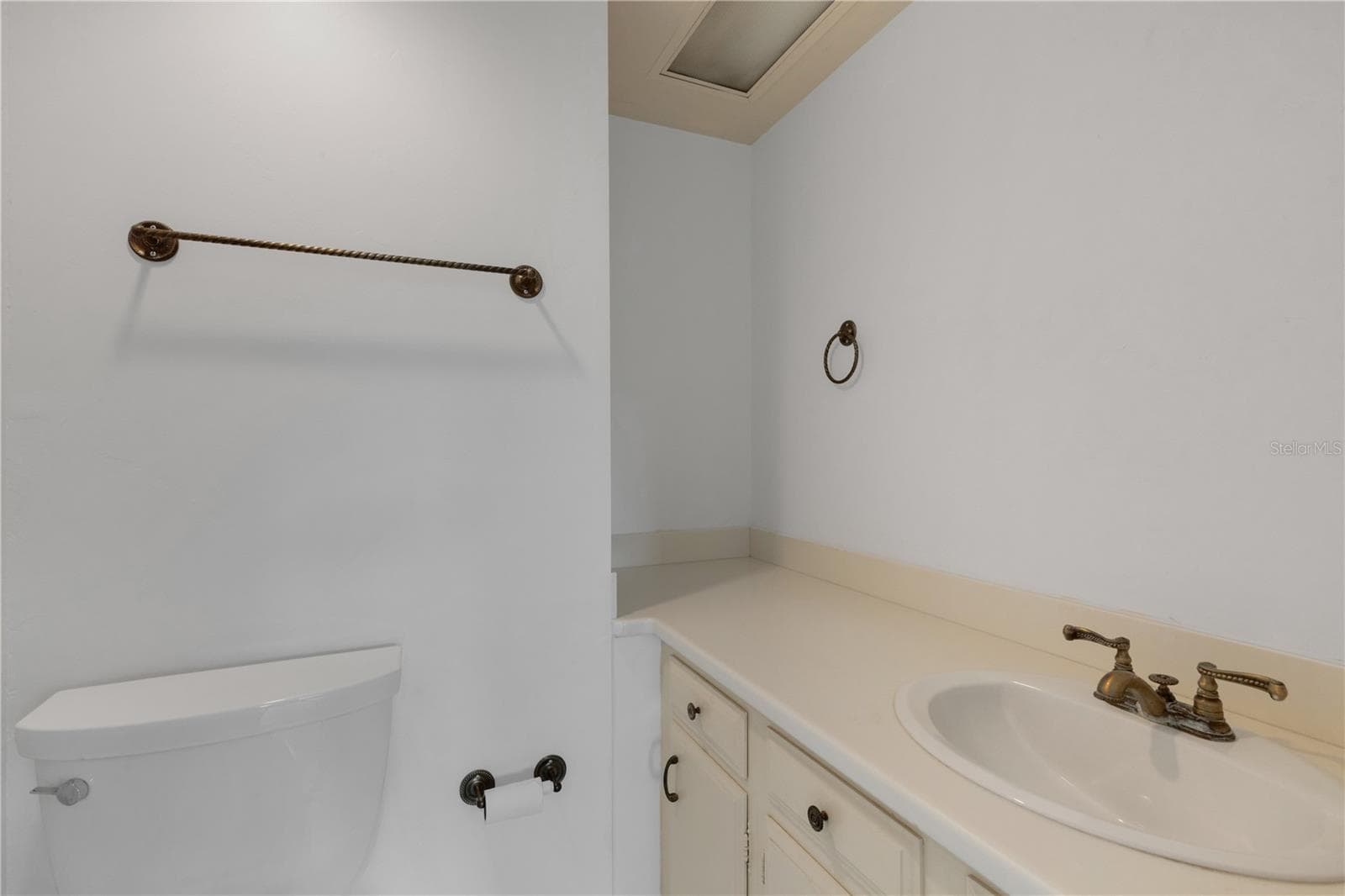 Bath in 2nd bedroom - 2403 S ARDSON PL #402B, TAMPA