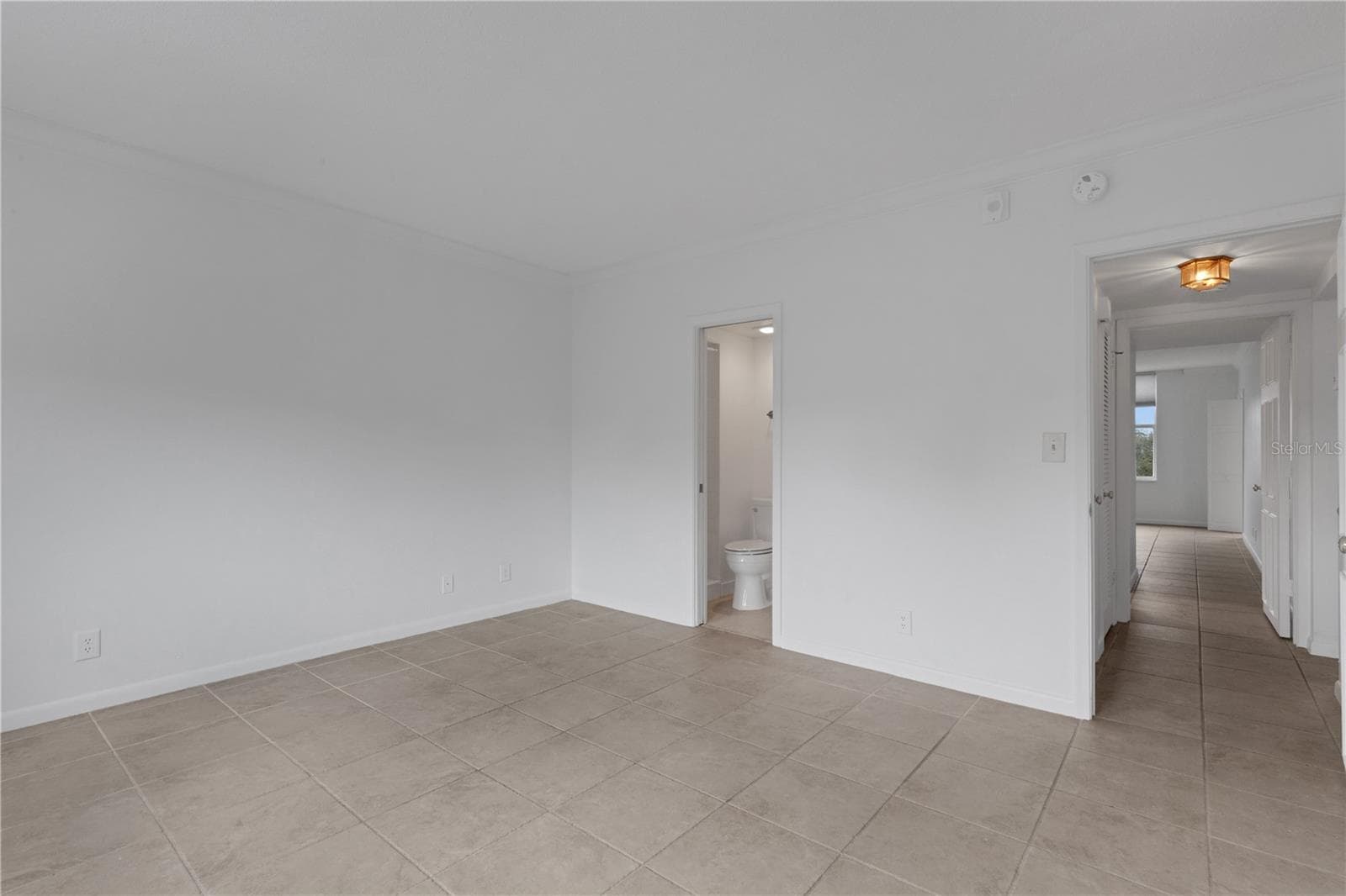 Hall to the primary bedroom - 2403 S ARDSON PL #402B, TAMPA