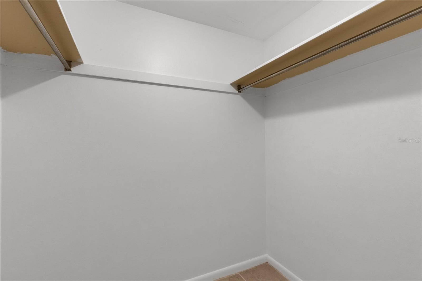 Walk in closet and bath separate the bedrooms - 2403 S ARDSON PL #402B, TAMPA
