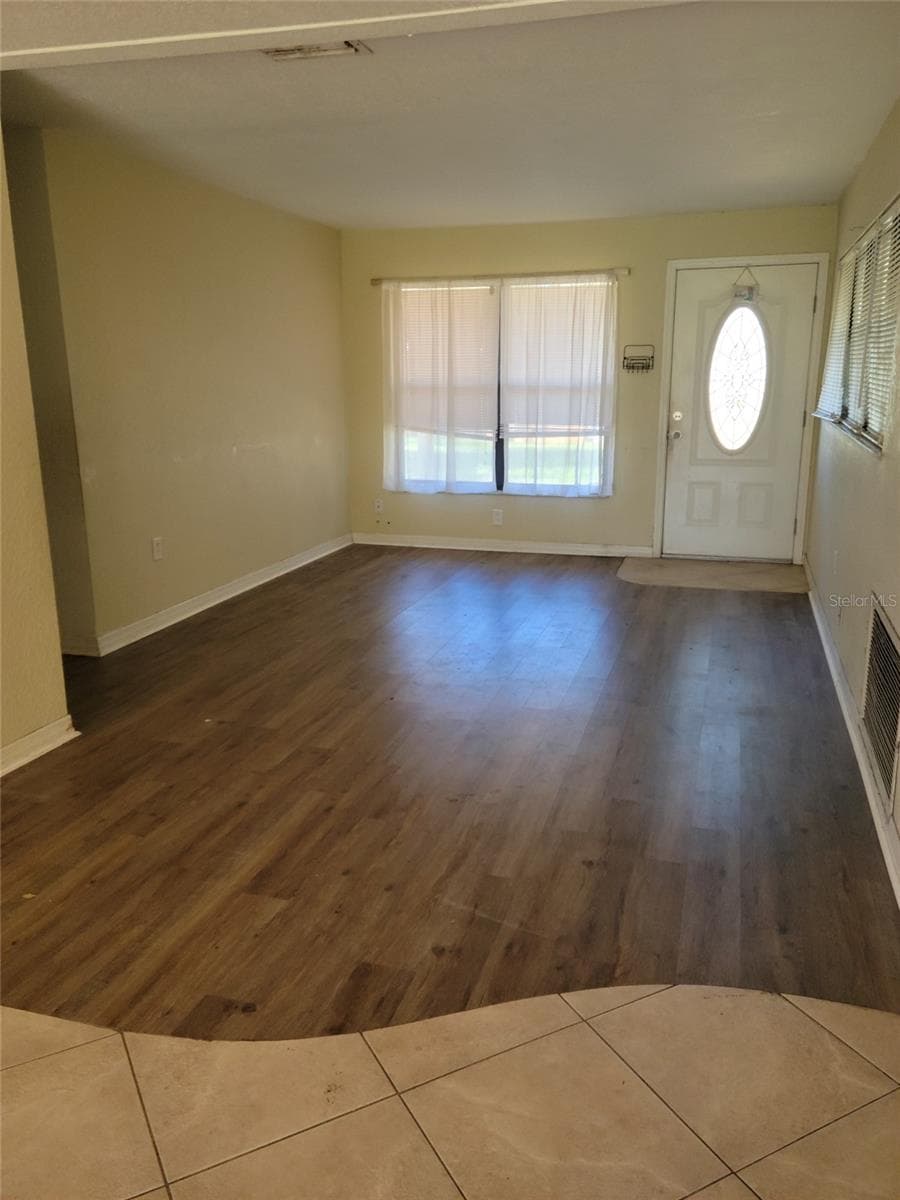 LIVING ROOM - 1300 PARK AVE, TAVARES