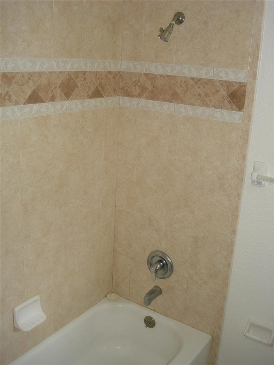 BATHROOM - 1300 PARK AVE, TAVARES