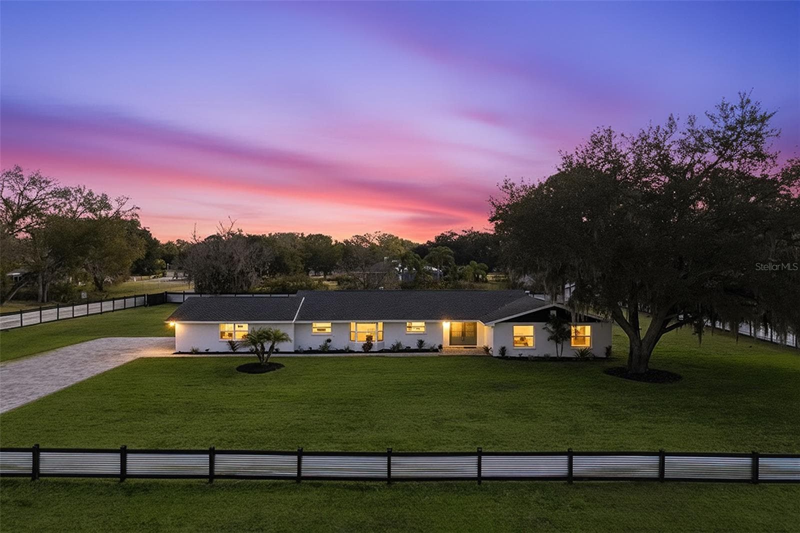 2338 MEADOWBROOK DR