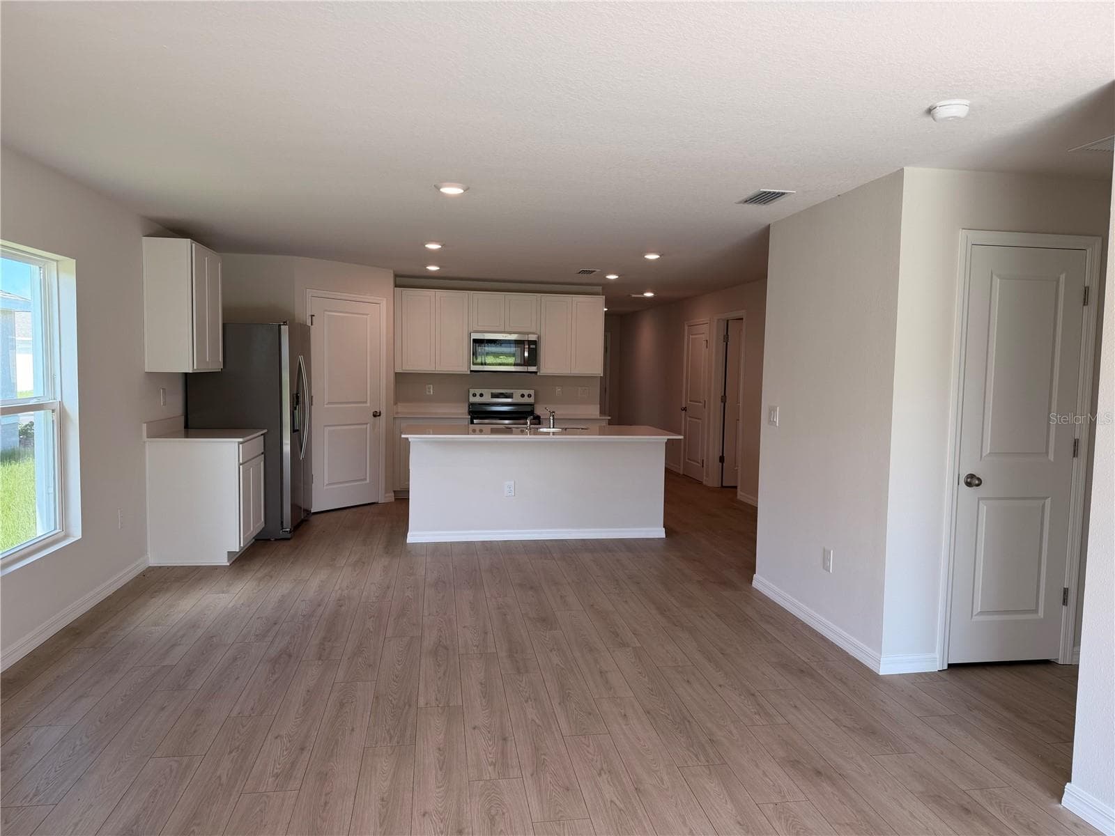 Single Family Residence at 11010 44TH AVE E, PALMETTO, photo 2 of 43