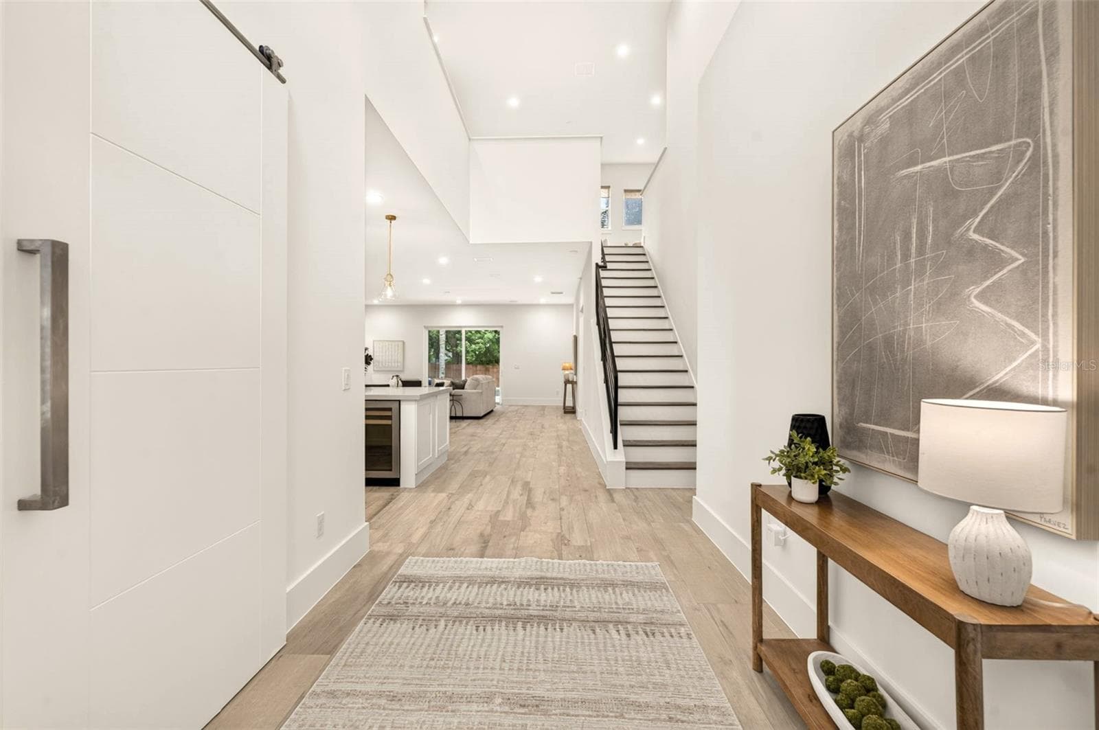 Foyer/entrance greets with 20-ft ceilings - 2343 VERSAILLES AVE, WINTER PARK