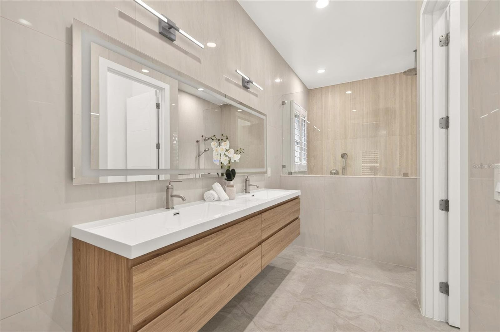 Spa-inspired Primary Bath (recently renovated) - 2343 VERSAILLES AVE, WINTER PARK