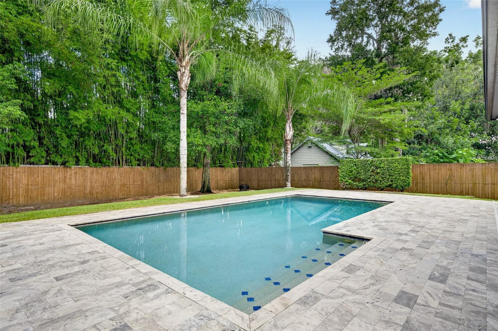 Fully-fenced backyard & saltwater pool - 2343 VERSAILLES AVE, WINTER PARK