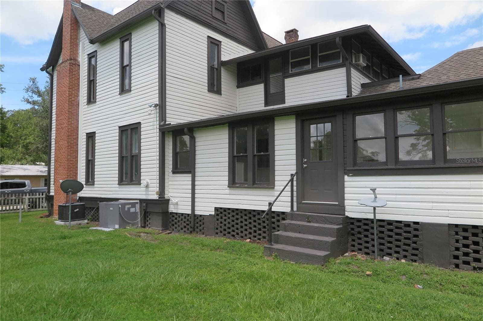 Single Family Residence at 105 SE 1ST AVE, LAKE BUTLER, photo 4 of 55