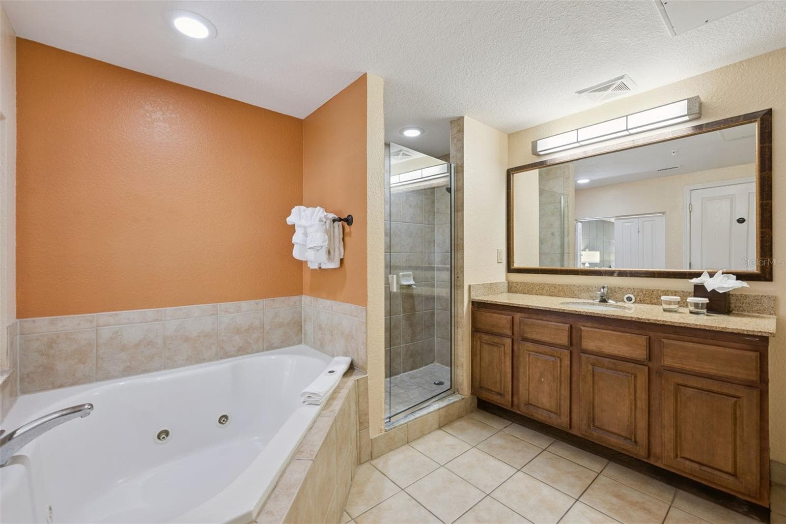Condo - Hotel at 12539 FLORIDAYS RESORT DR #102D, ORLANDO, photo 20 of 75