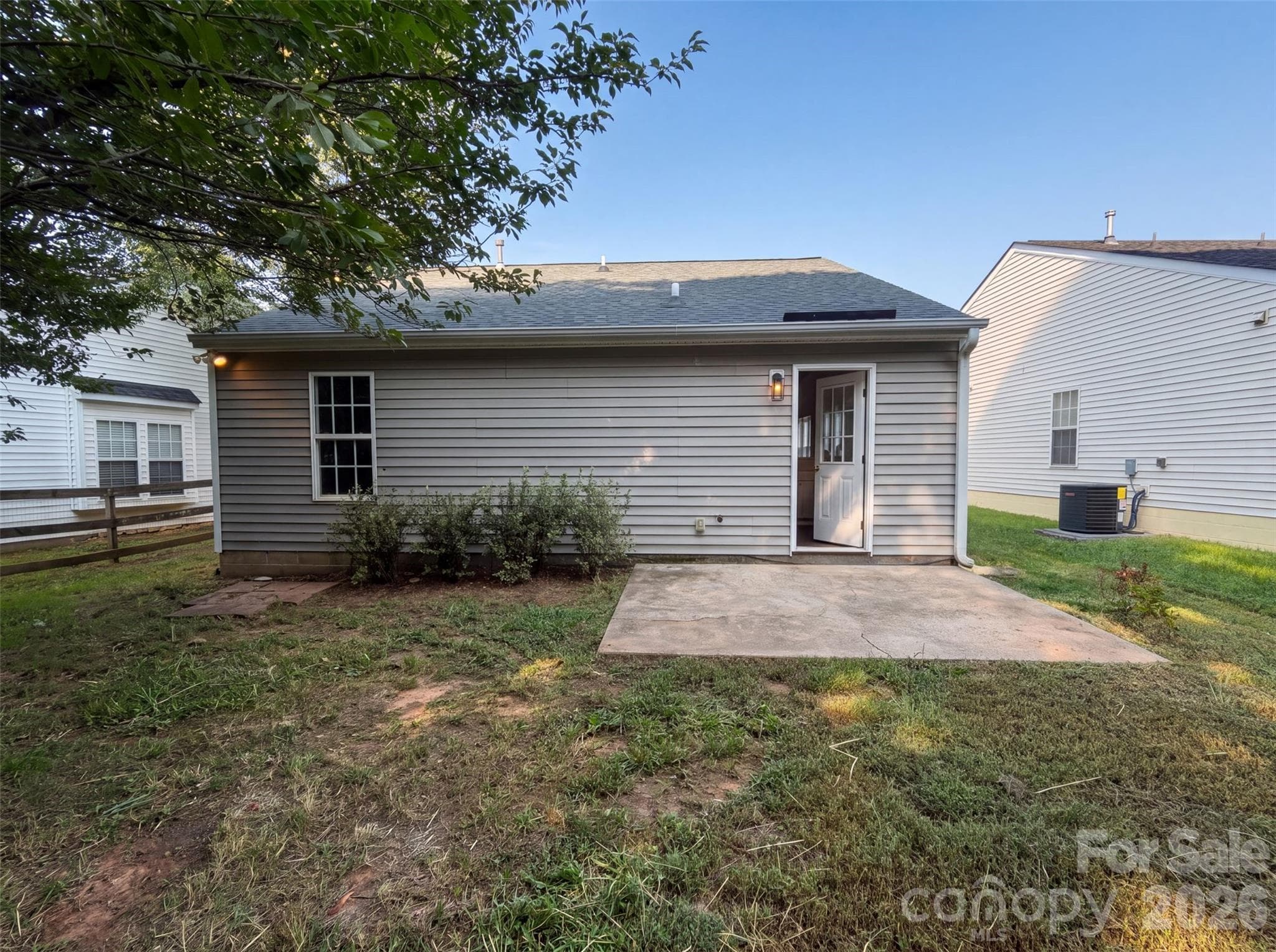 Single Family Residence at 3011 Kansas City Drive, Monroe, photo 5 of 18