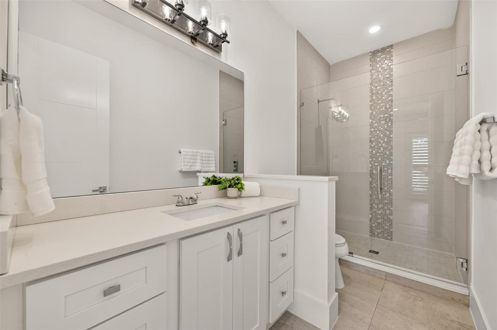 Bathroom 2 (off Bedroom 2) - 2343 VERSAILLES AVE, WINTER PARK