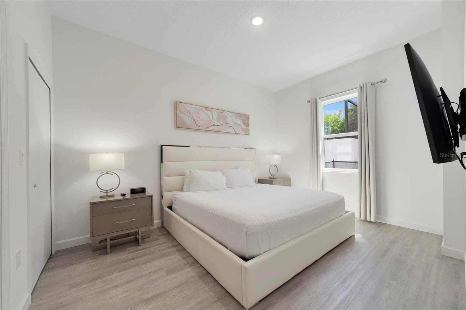 Main floor primary suite. - 340 FAMAGUSTA DR, DAVENPORT