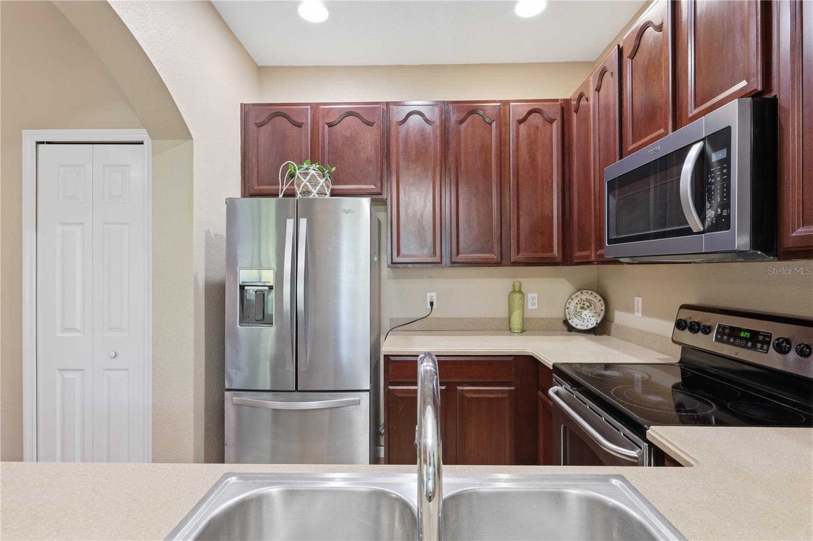 Townhouse at 10291 PARK COMMONS DR, ORLANDO, photo 14 of 46