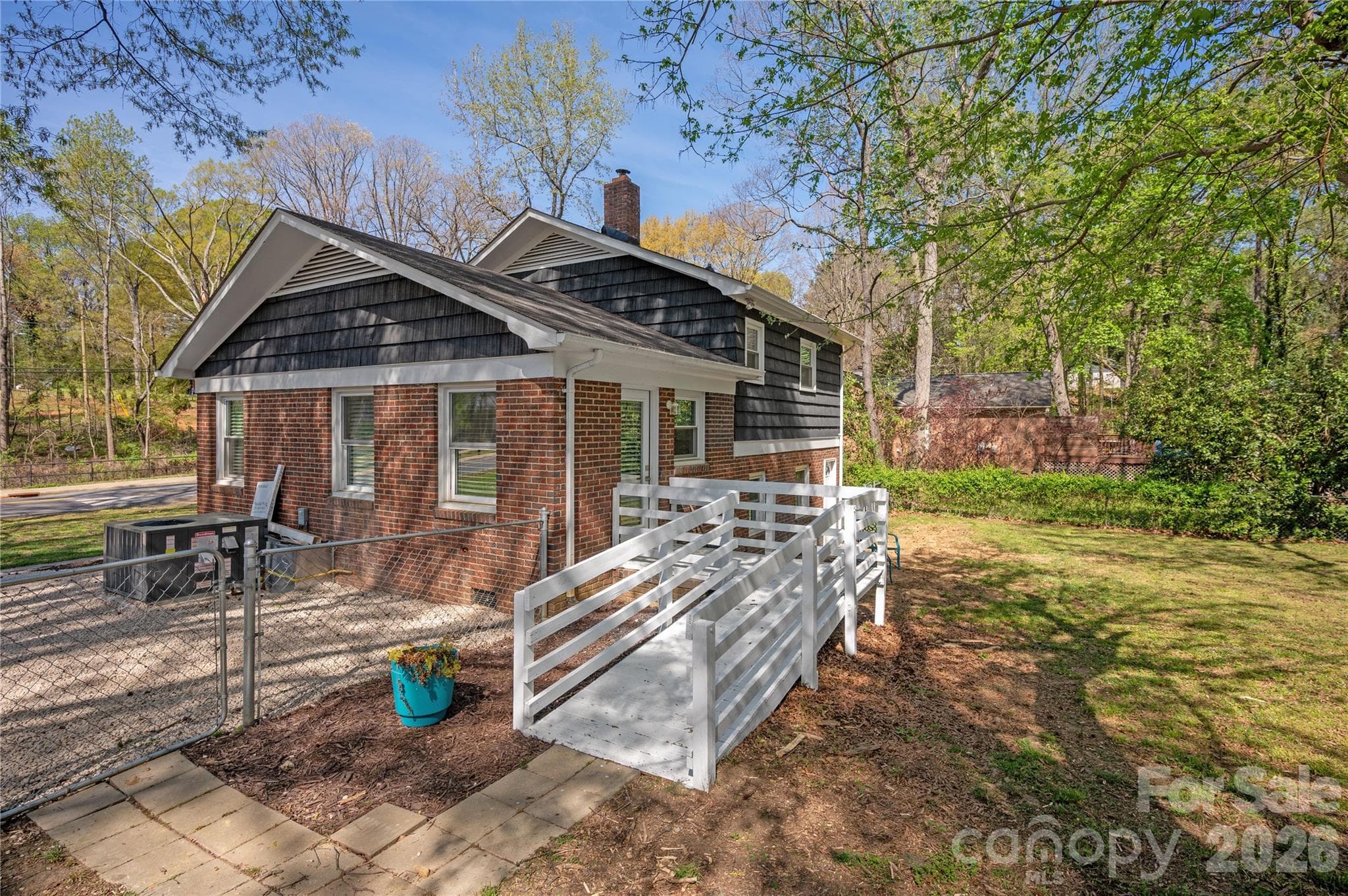 Single Family Residence at 5412 Milhaven Lane, Charlotte, photo 36 of 37