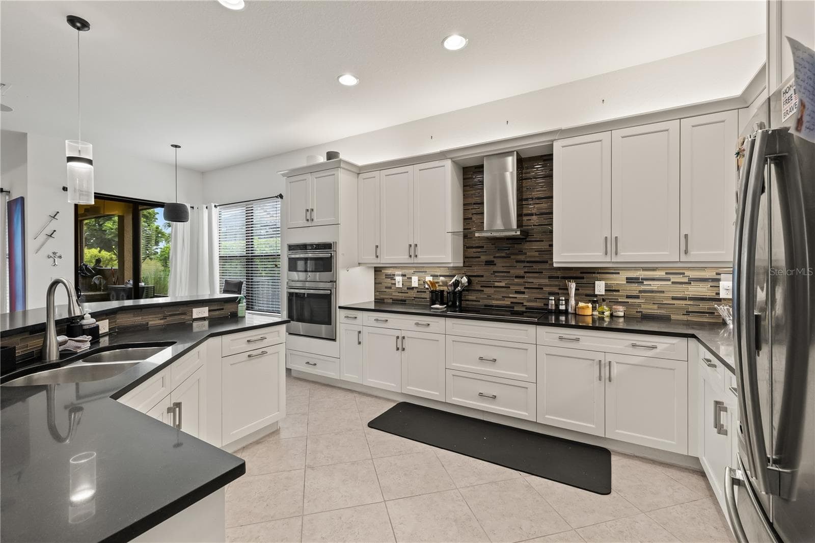 Single Family Residence at 10035 CHESAPEAKE BAY DR, FORT MYERS, photo 8 of 33