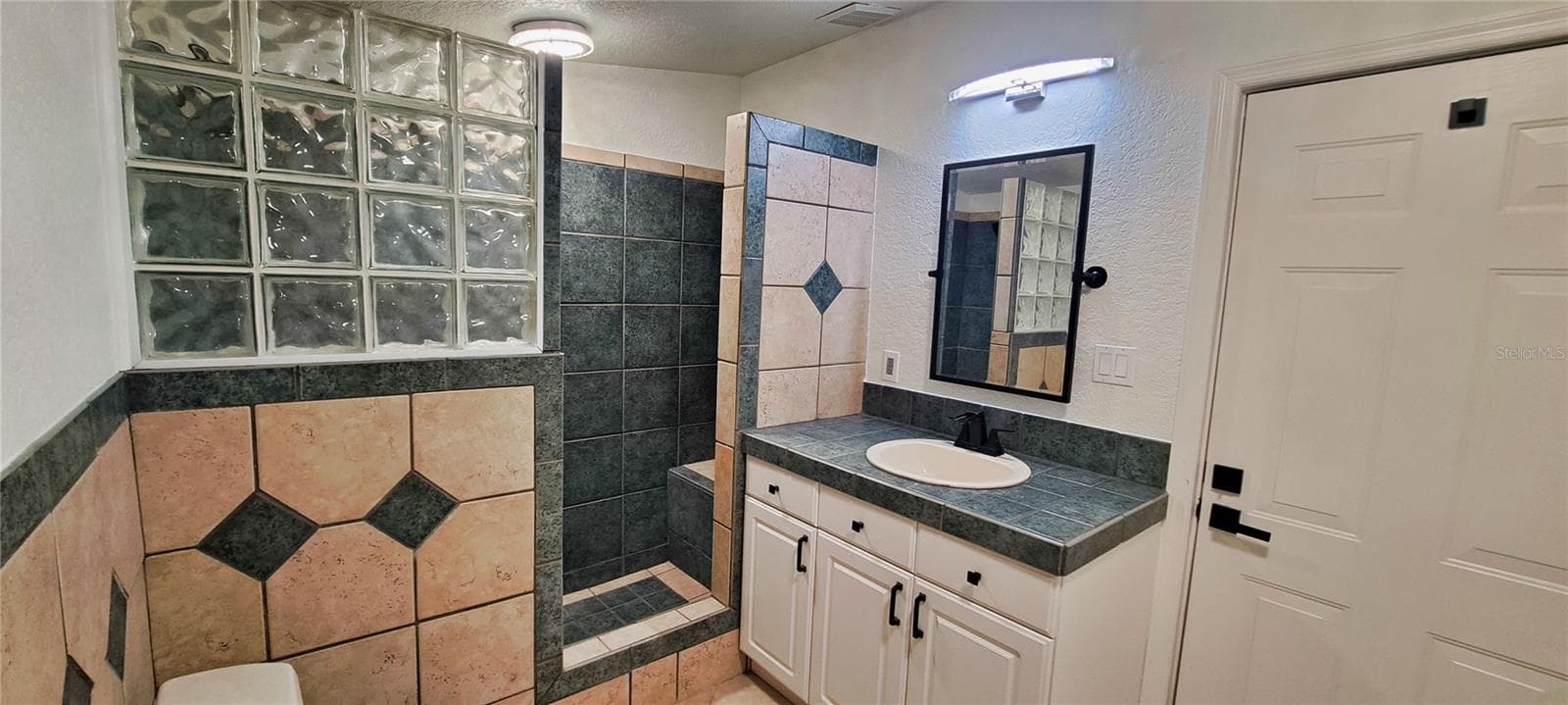 Single Family Residence at 3017 BAY LAKE RD, ORLANDO, photo 24 of 49