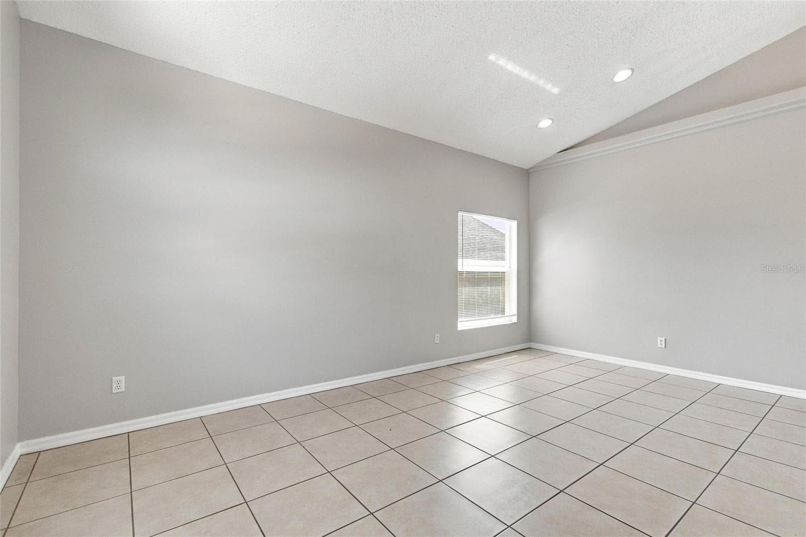 Single Family Residence at 16616 PALM SPRING DR, CLERMONT, photo 7 of 48