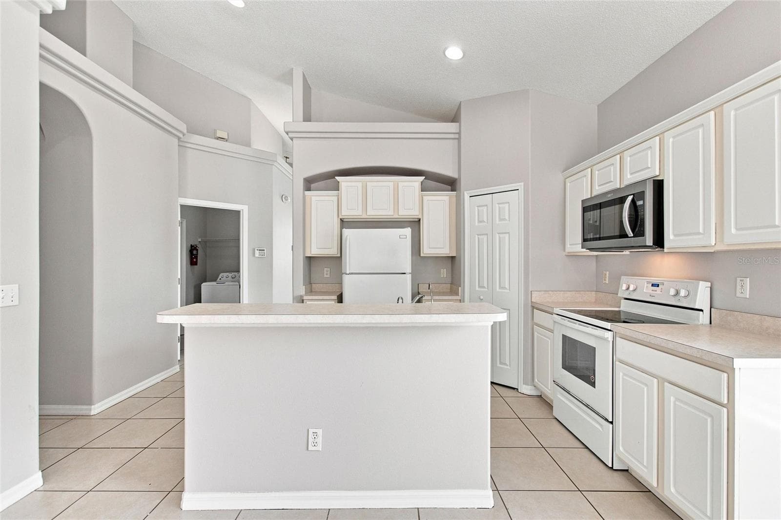 Single Family Residence at 16616 PALM SPRING DR, CLERMONT, photo 13 of 48