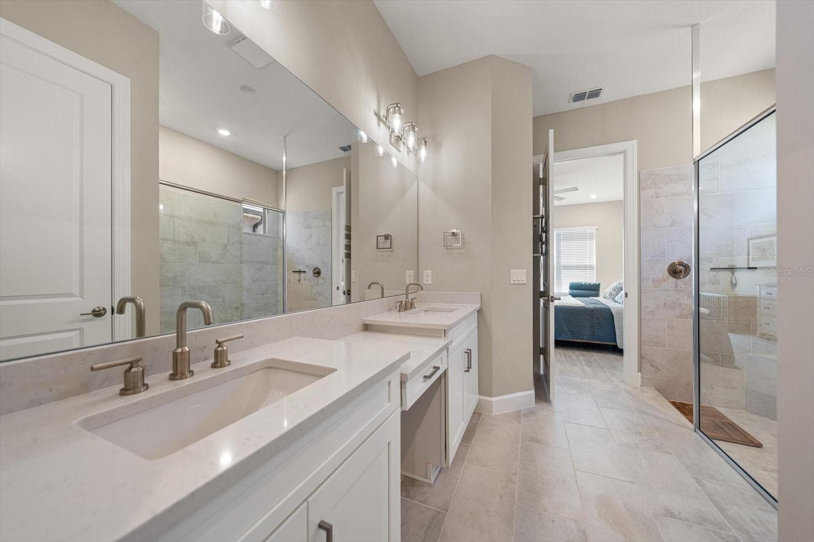 Single Family Residence at 11410 CASELLA PL, PALMETTO, photo 13 of 33