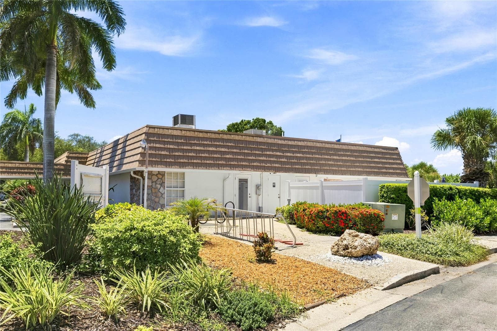 Villa at 2327 WATERBLUFF PL #V315, SARASOTA, photo 37 of 53