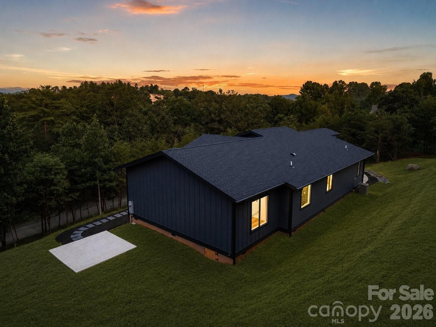 Virtually enhanced grass - 7 Spicebush Lane, Weaverville