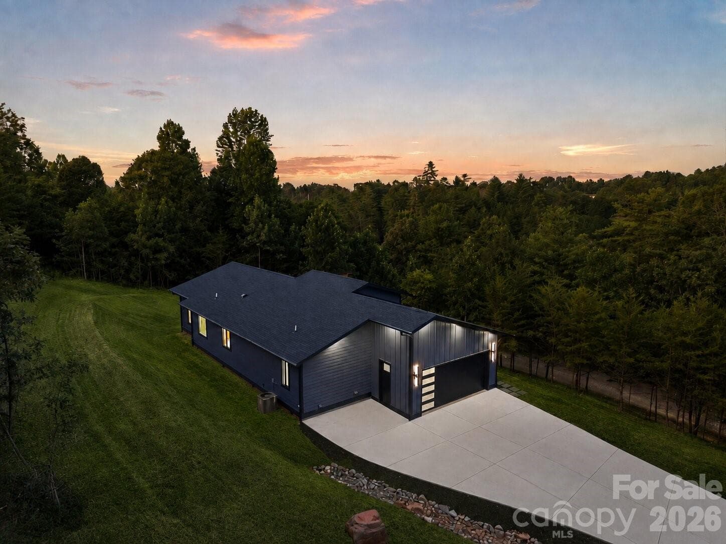 Virtually enhanced grass - 7 Spicebush Lane, Weaverville