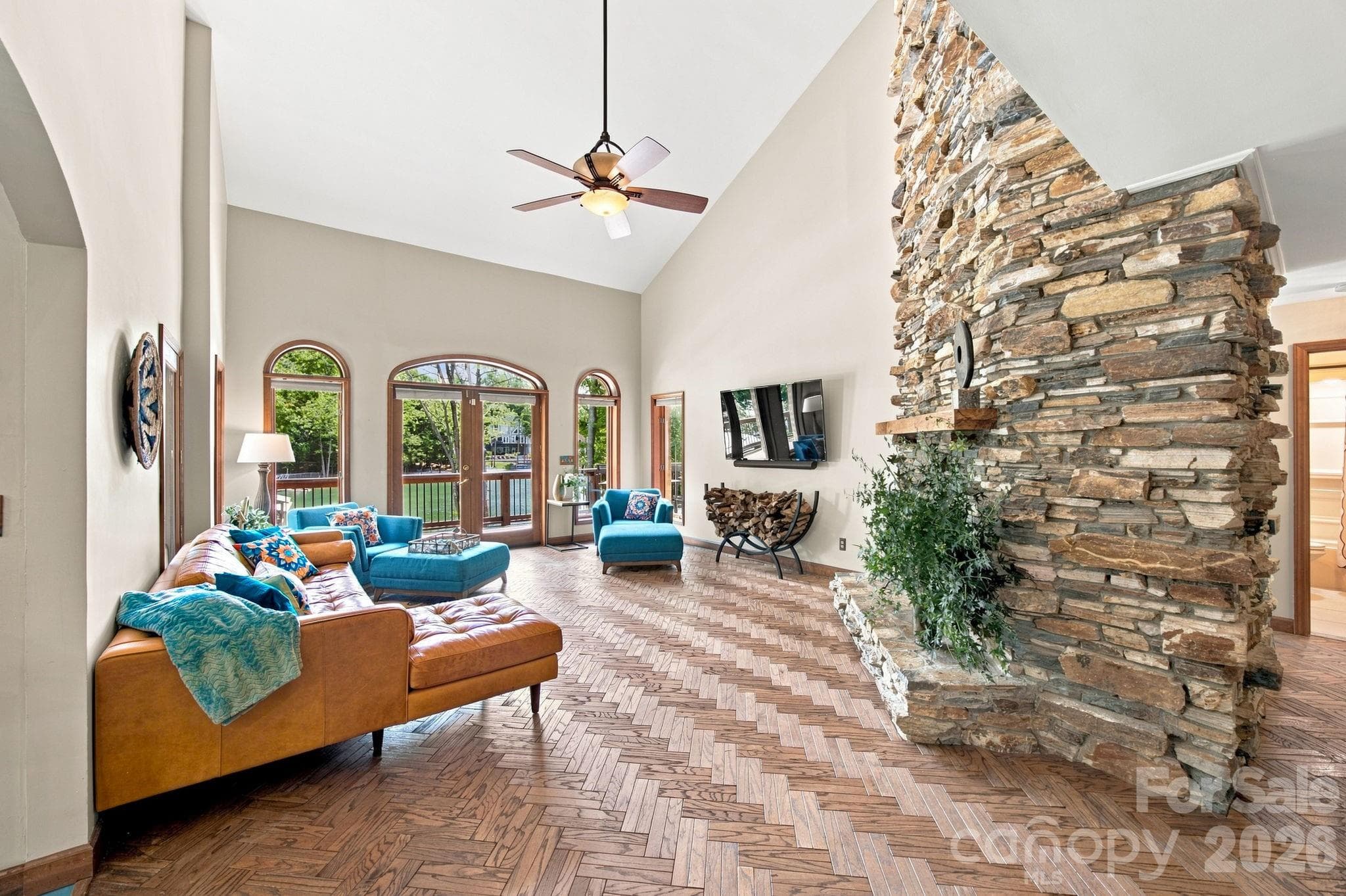 Single Family Residence at 20334 Bethelwood Lane, Cornelius, photo 21 of 47