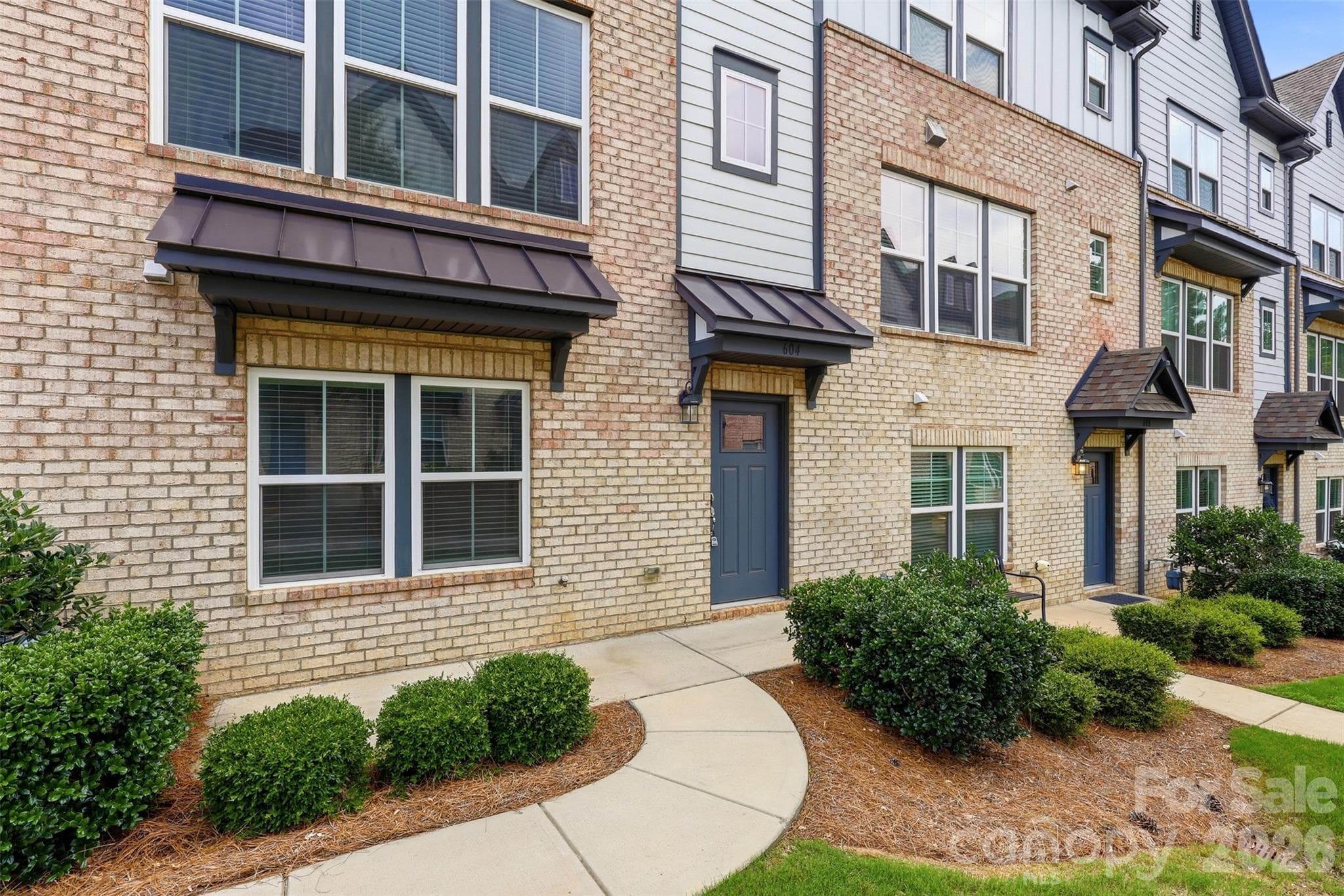 Townhouse at 604 Tudor Park Way, Charlotte, photo 3 of 35