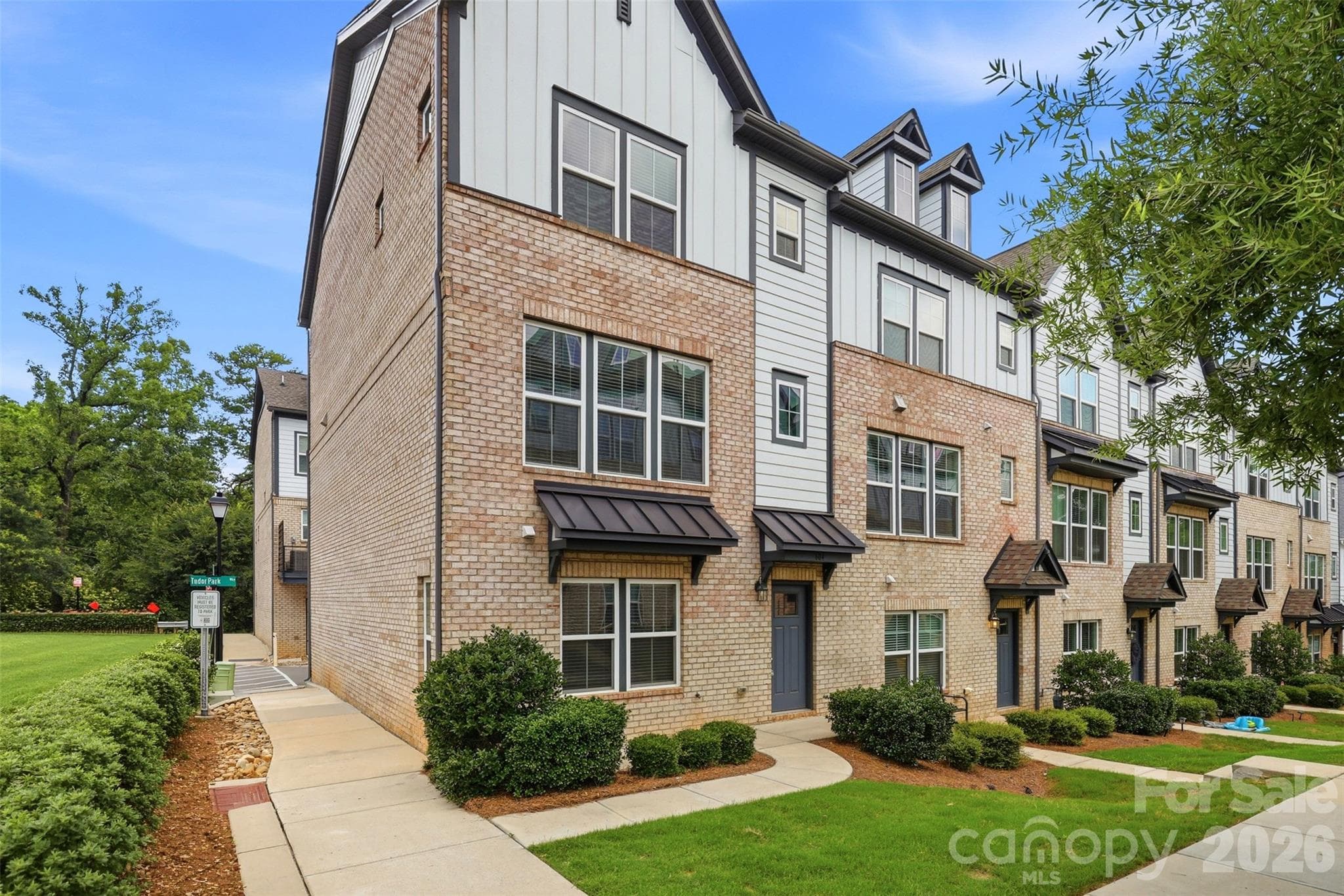 Townhouse at 604 Tudor Park Way, Charlotte, photo 6 of 35