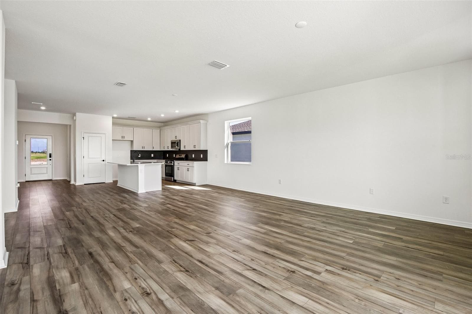 Single Family Residence at 13810 BERTRAND AVE, PALMETTO, photo 11 of 33
