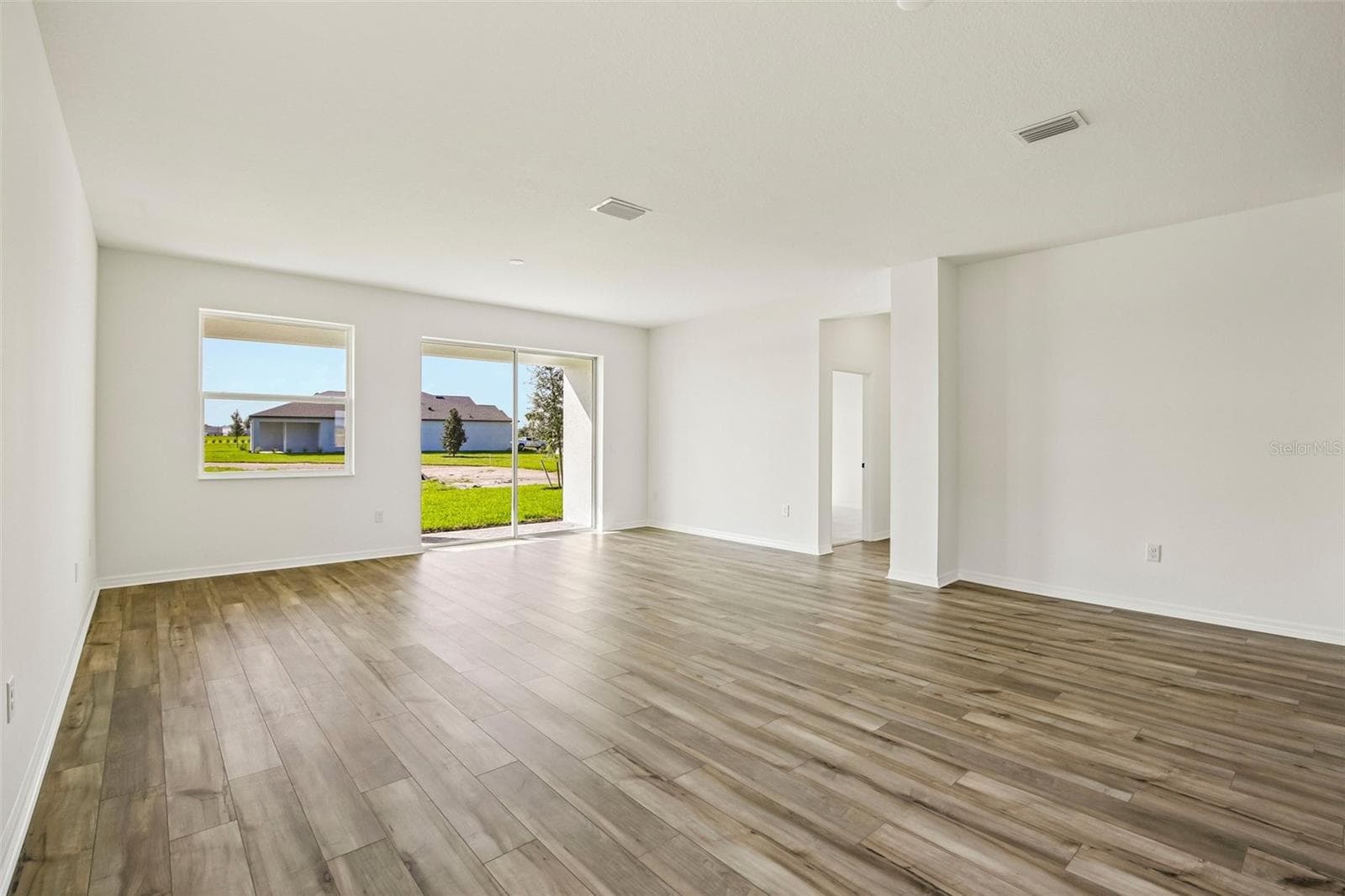 Single Family Residence at 13810 BERTRAND AVE, PALMETTO, photo 12 of 33