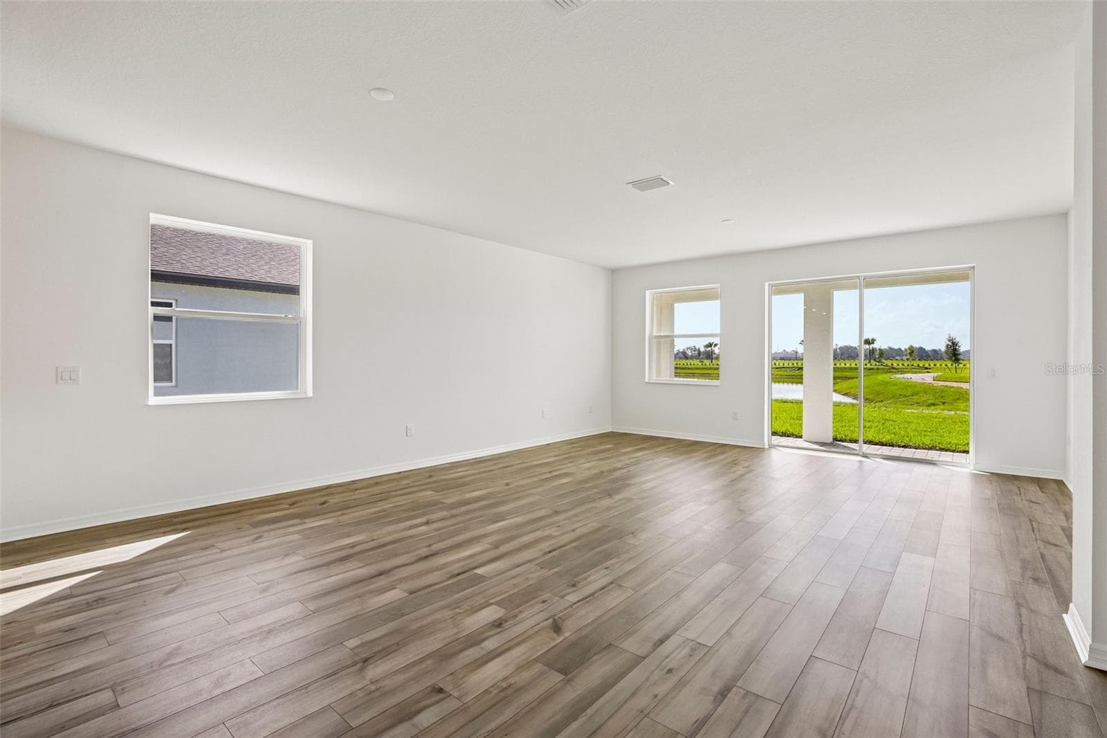 Single Family Residence at 13810 BERTRAND AVE, PALMETTO, photo 13 of 33