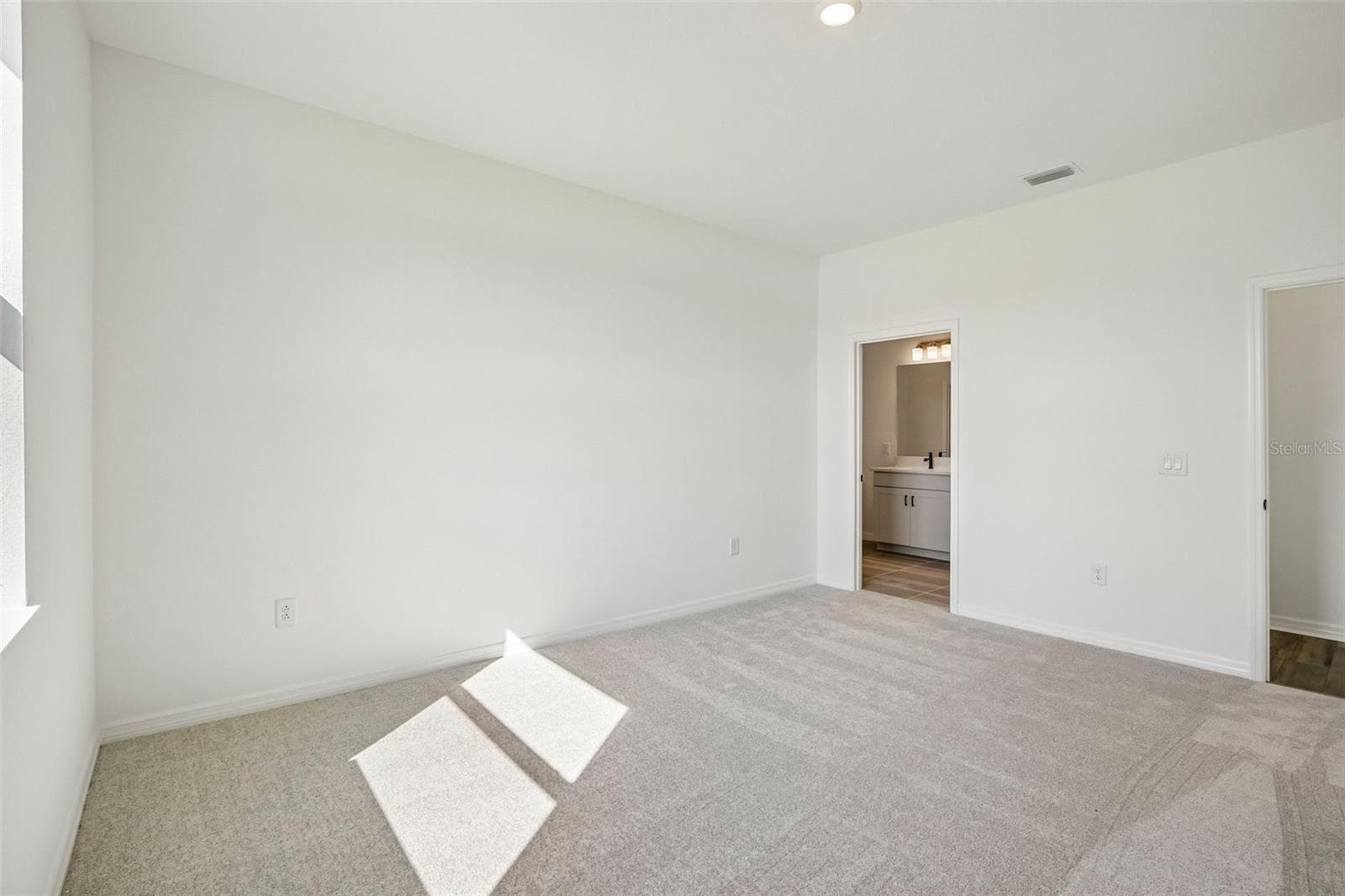 Single Family Residence at 13810 BERTRAND AVE, PALMETTO, photo 22 of 33