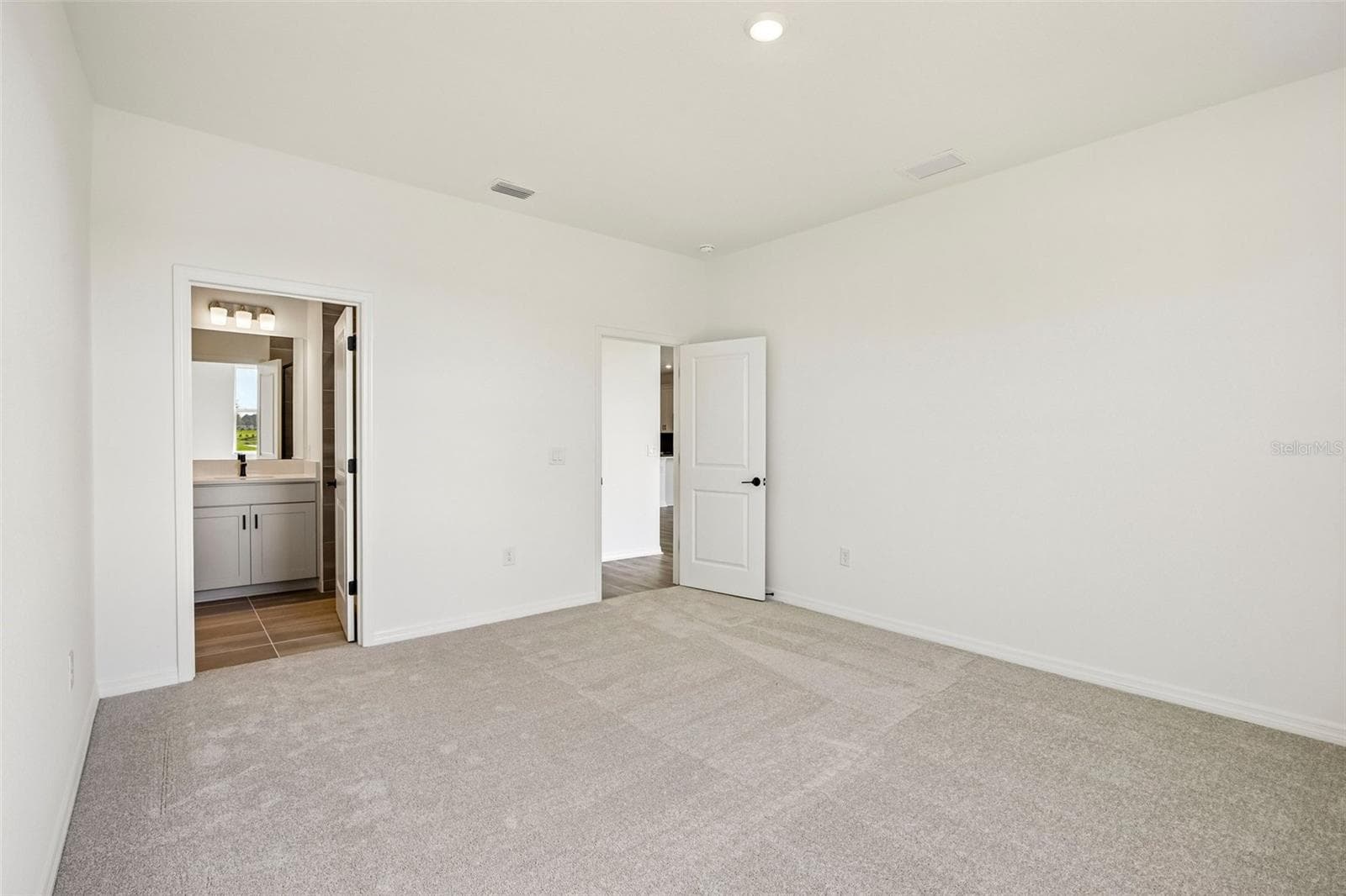 Single Family Residence at 13810 BERTRAND AVE, PALMETTO, photo 23 of 33