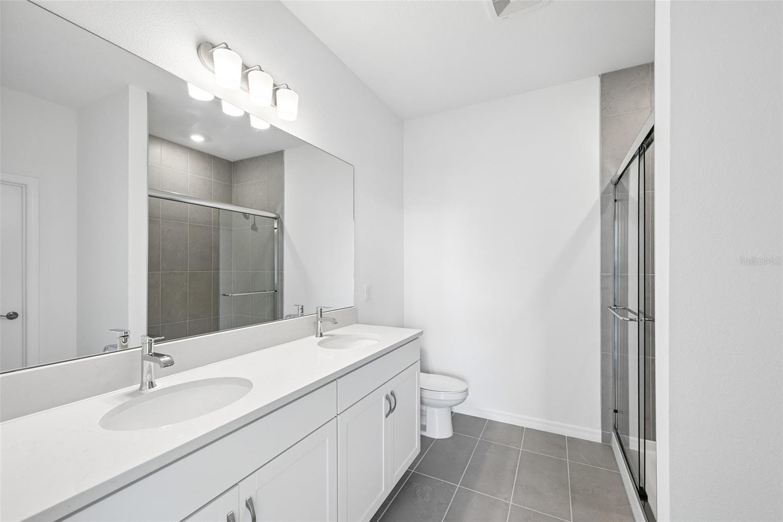 Single Family Residence at 8704 CANARD CV, PALMETTO, photo 21 of 25