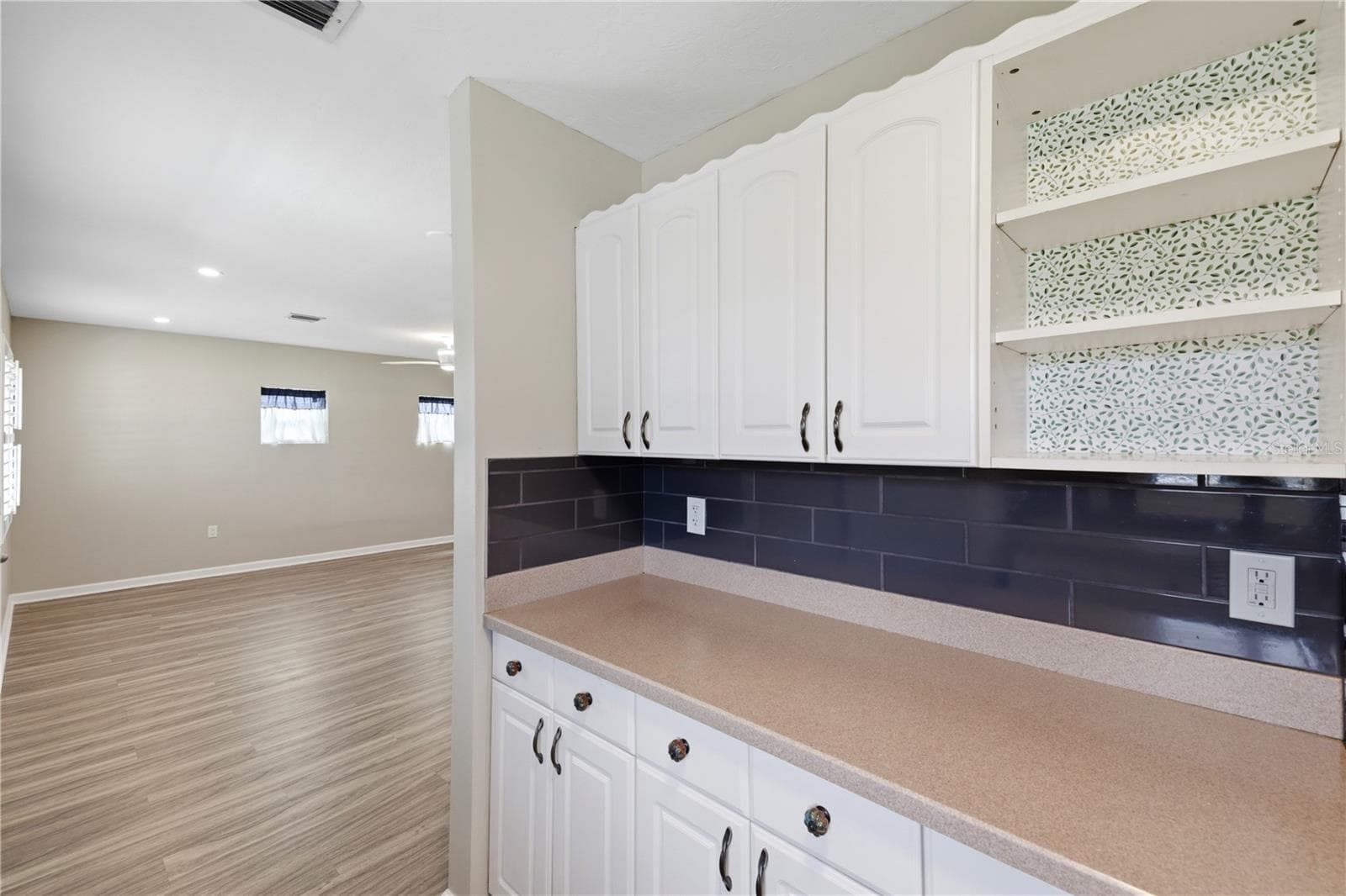 Single Family Residence at 1317 CYPRESS AVE, VENICE, photo 12 of 51