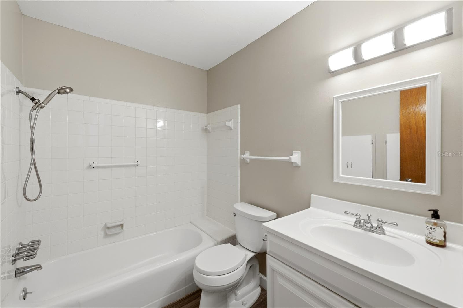 Single Family Residence at 1317 CYPRESS AVE, VENICE, photo 20 of 51