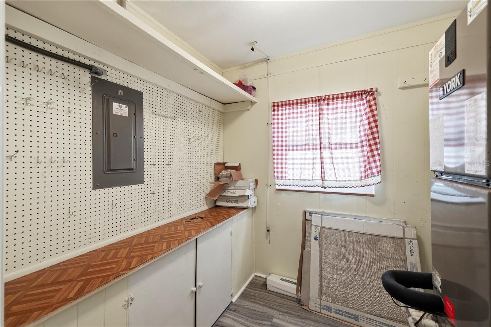 Single Family Residence at 1317 CYPRESS AVE, VENICE, photo 25 of 51