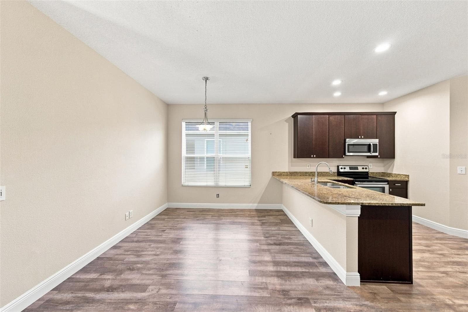 Single Family Residence at 295 LONDONDERRY DR, SARASOTA, photo 16 of 35