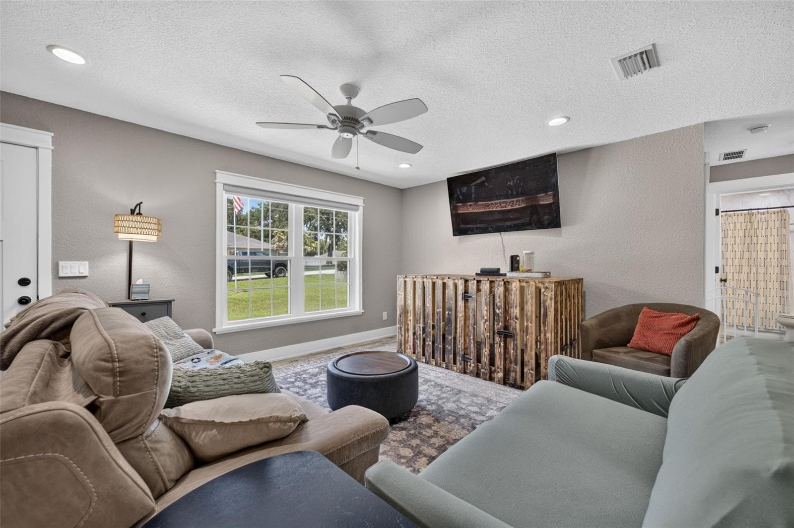 Living Room - 8280 SE 161ST PL, SUMMERFIELD