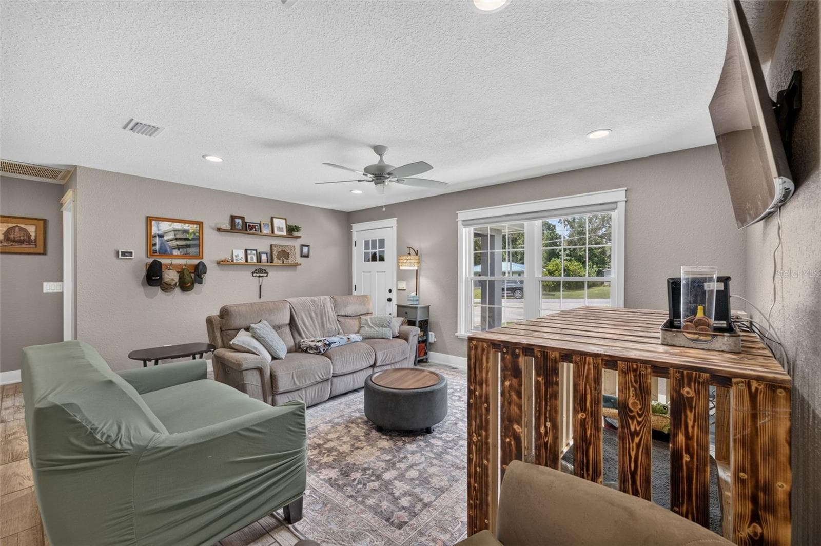 Living Room - 8280 SE 161ST PL, SUMMERFIELD