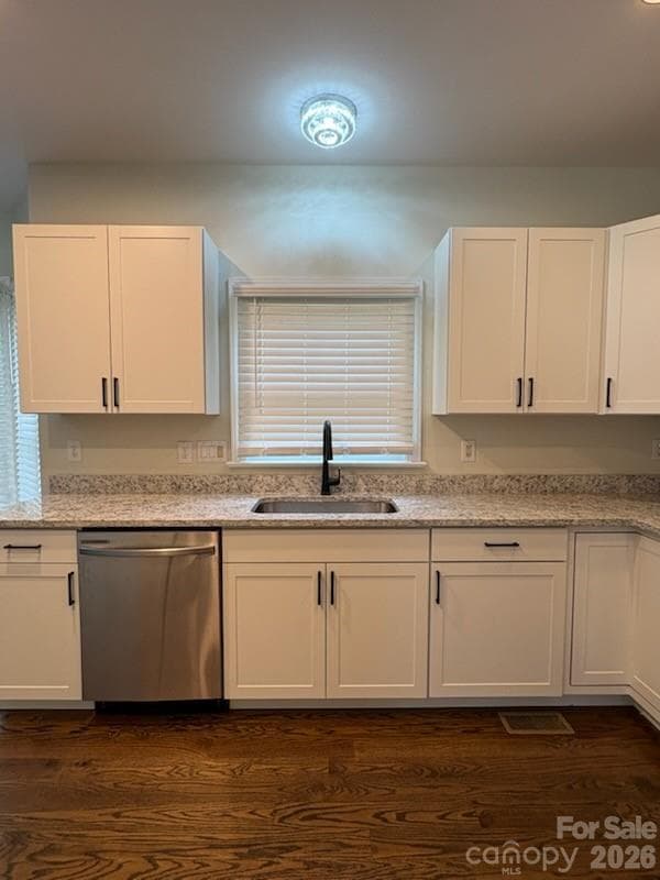 Single Family Residence at 3119 Castlemaine Drive, Charlotte, photo 14 of 39